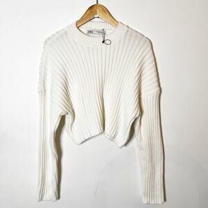 NWOT SZ M Zara Cropped Cream Color Sweater
